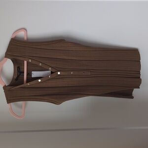 XL NWT White House Black Market V-neck dark taupe rib knit sweater tank